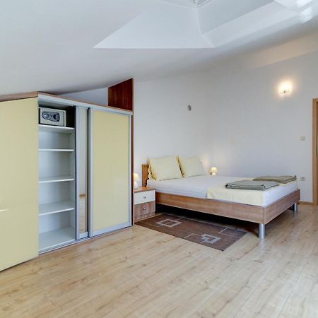 Apartmani Lili Novi Vinodolski Exterior foto