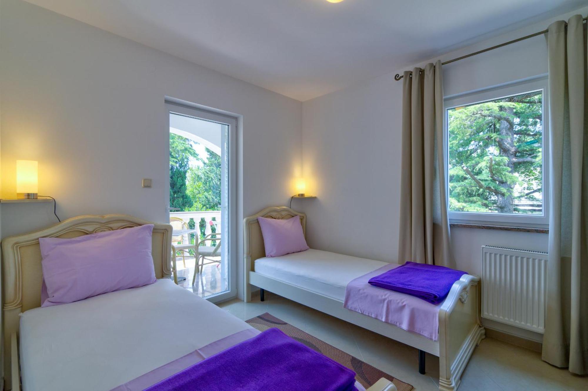 Apartmani Lili Novi Vinodolski Habitación foto